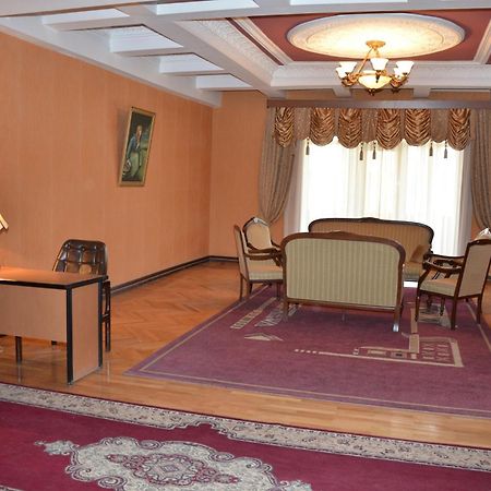 Ganja Hotel Zewnętrze zdjęcie