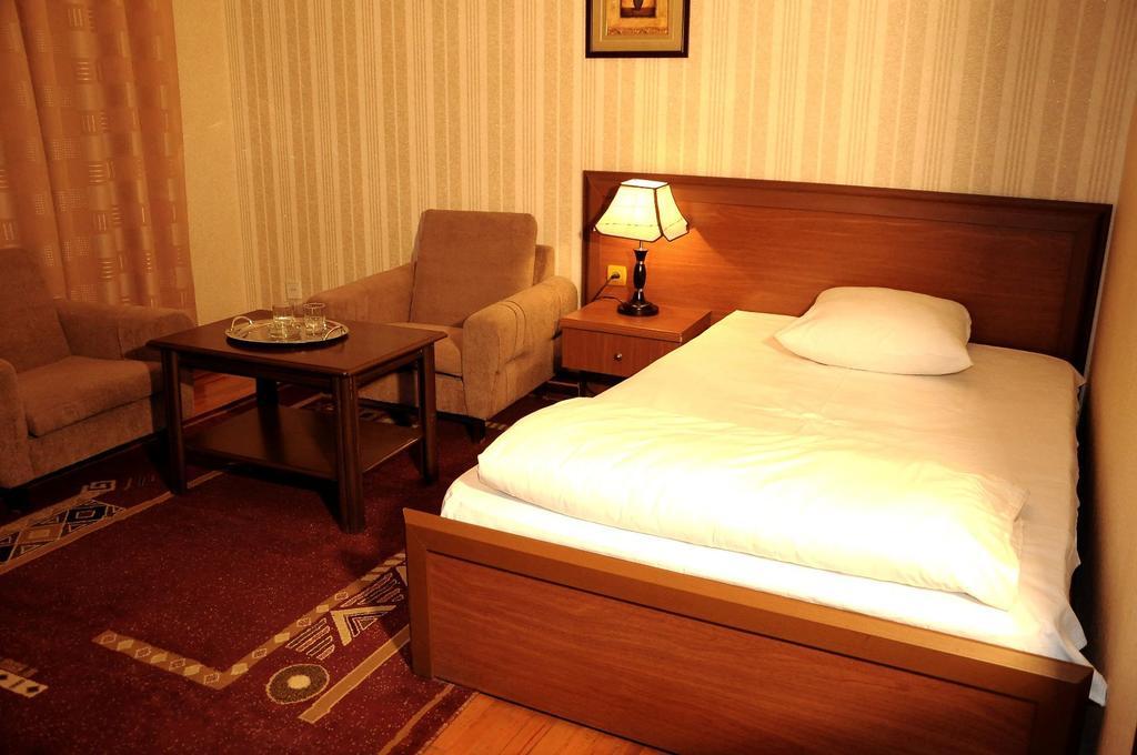 Ganja Hotel Zewnętrze zdjęcie