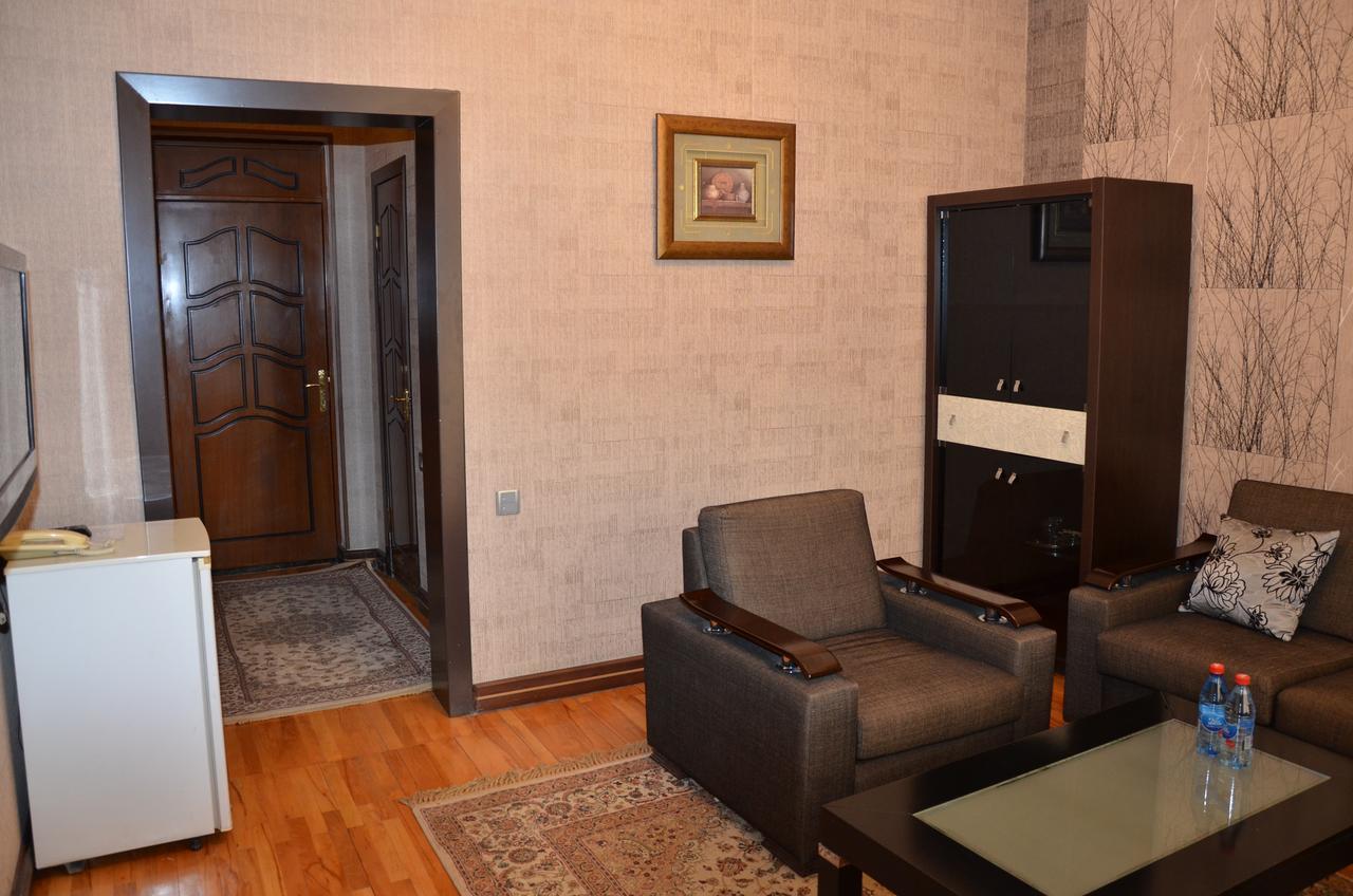 Ganja Hotel Zewnętrze zdjęcie